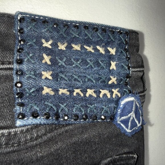 True Religion Women's Halle Mid Rise Super Skinny Patched Jeans 31 Peace Sign - Picture 12 of 16